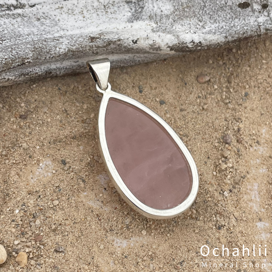 Rose quartz silver pendant