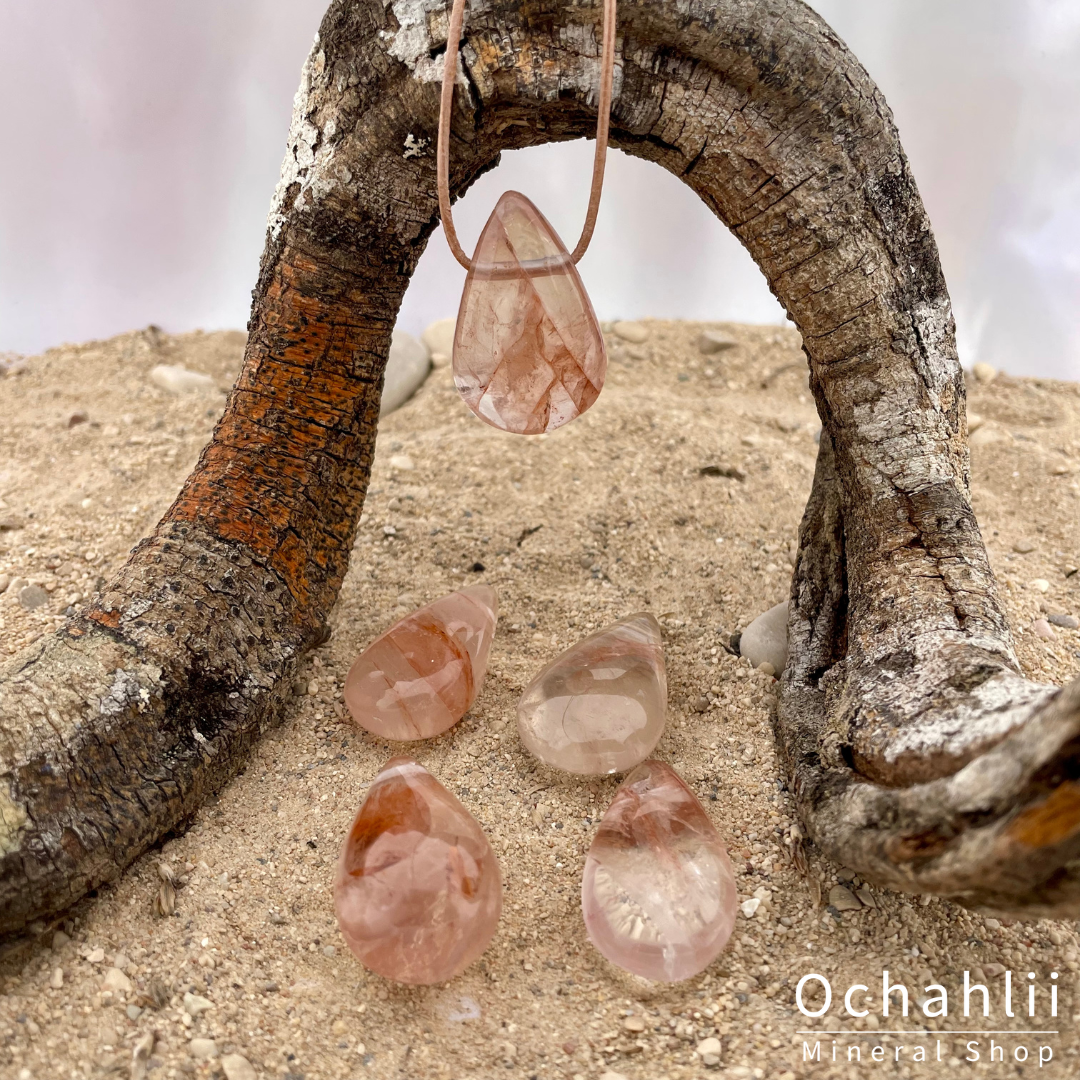 Colgante de hematites y cuarzo perforado