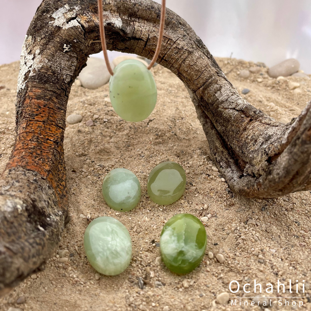 New Jade (Serpentijn) doorboorde hanger