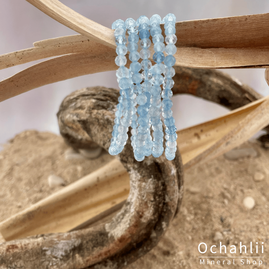 Aquamarine ball bracelet facet 4mm "Expression"