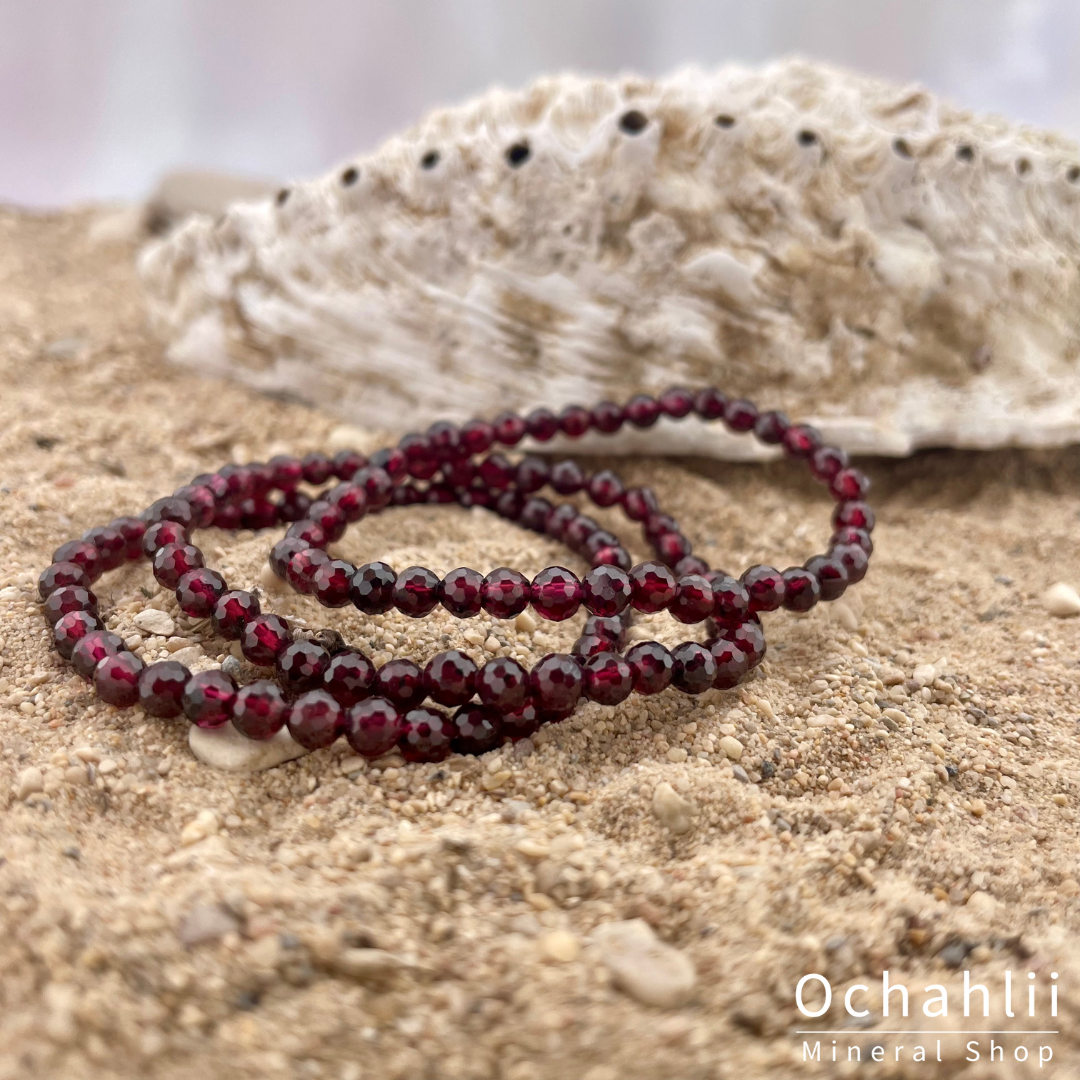 Pulsera de granate facetado 4mm