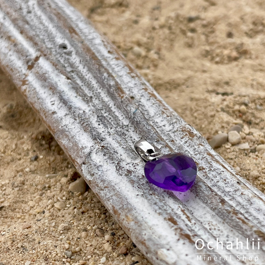 Amethyst silver pendant