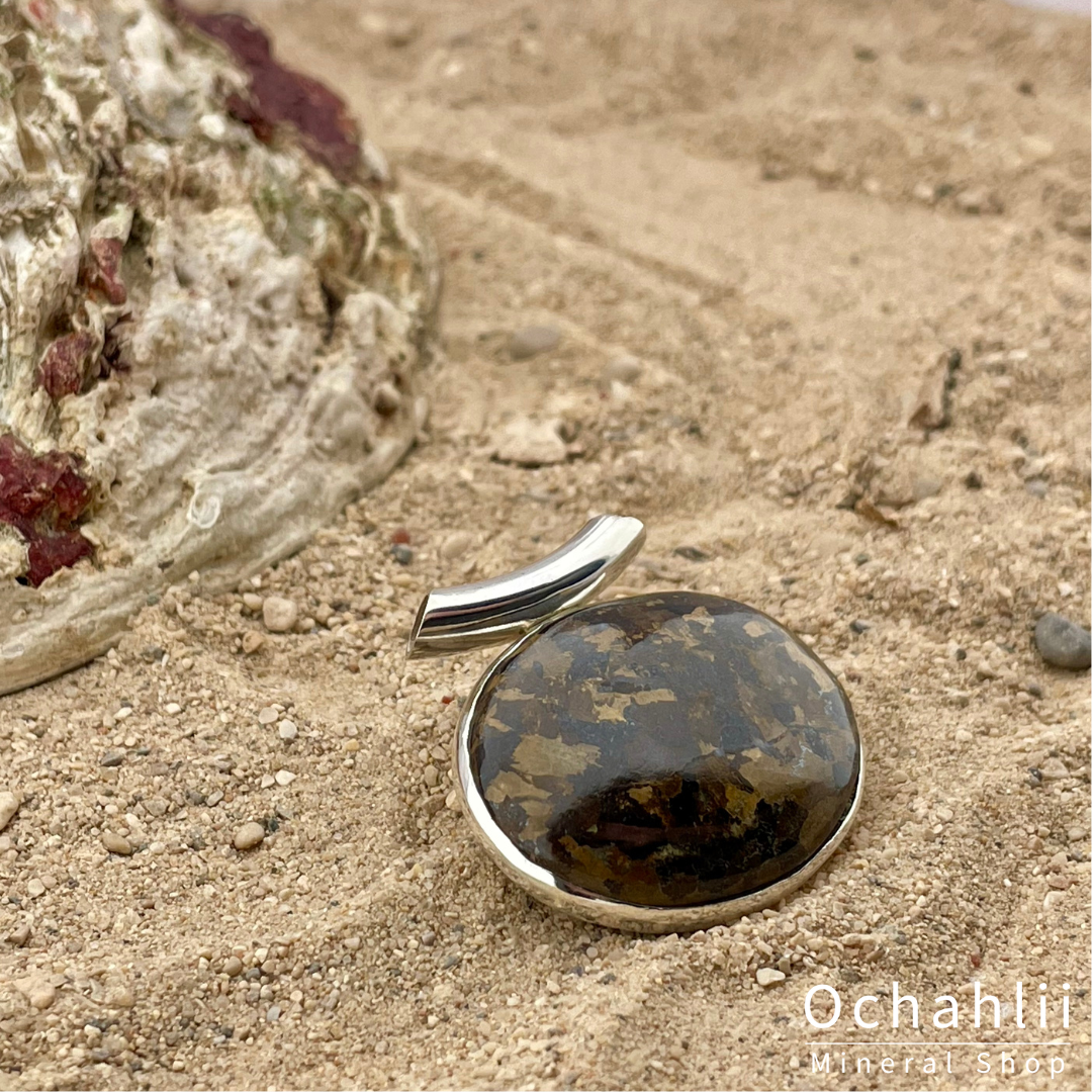 Pendentif en argent bronzite