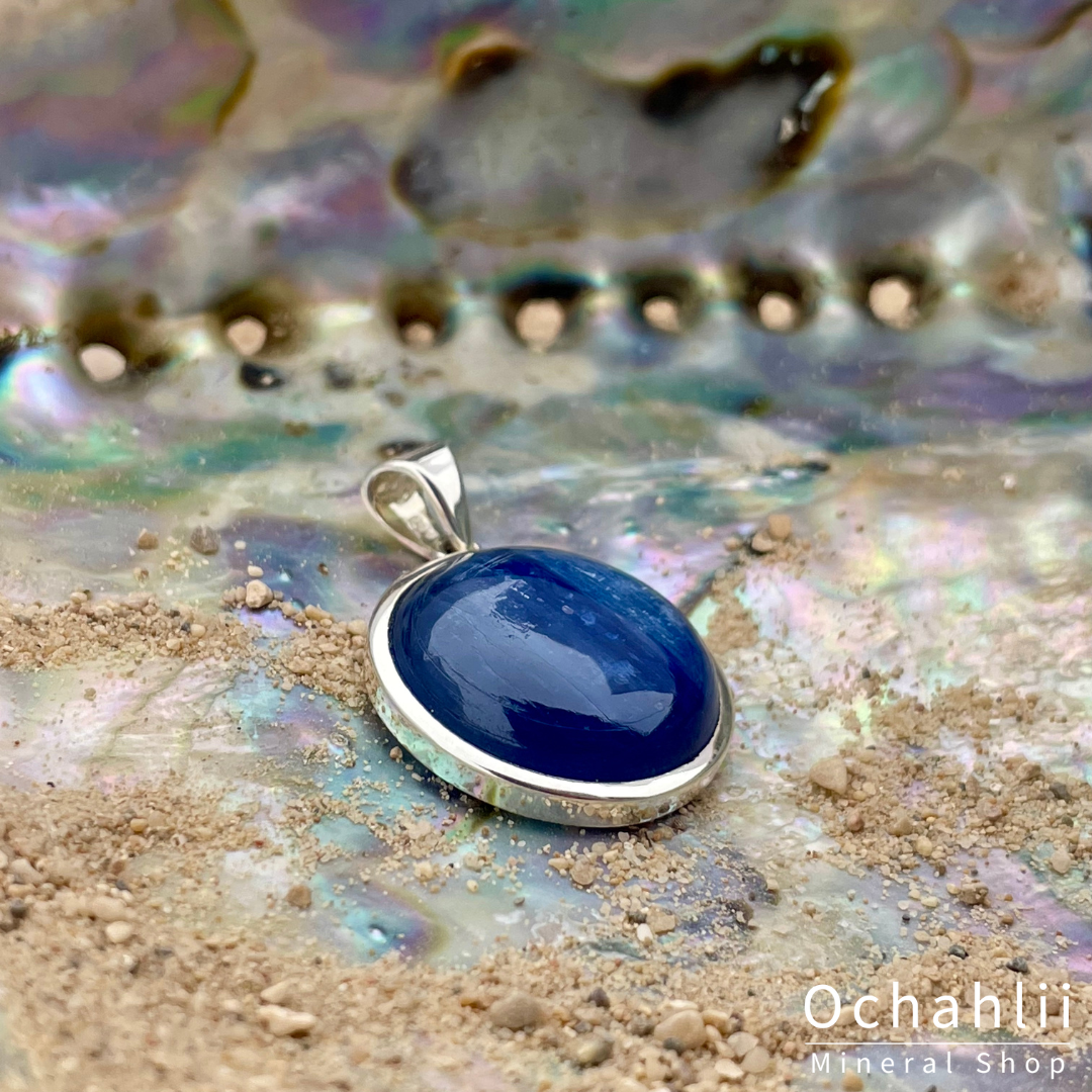 Kyanite (cyanite-disthene) silver pendant