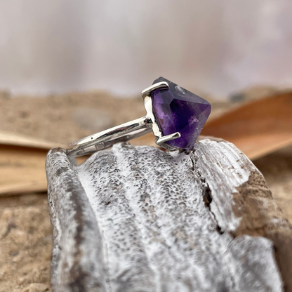 Amethyst silver ring size 56