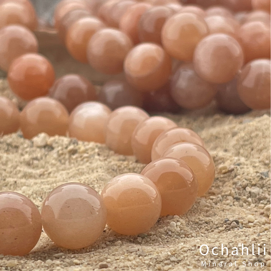 Moonstone salmon bracelet facet 4mm