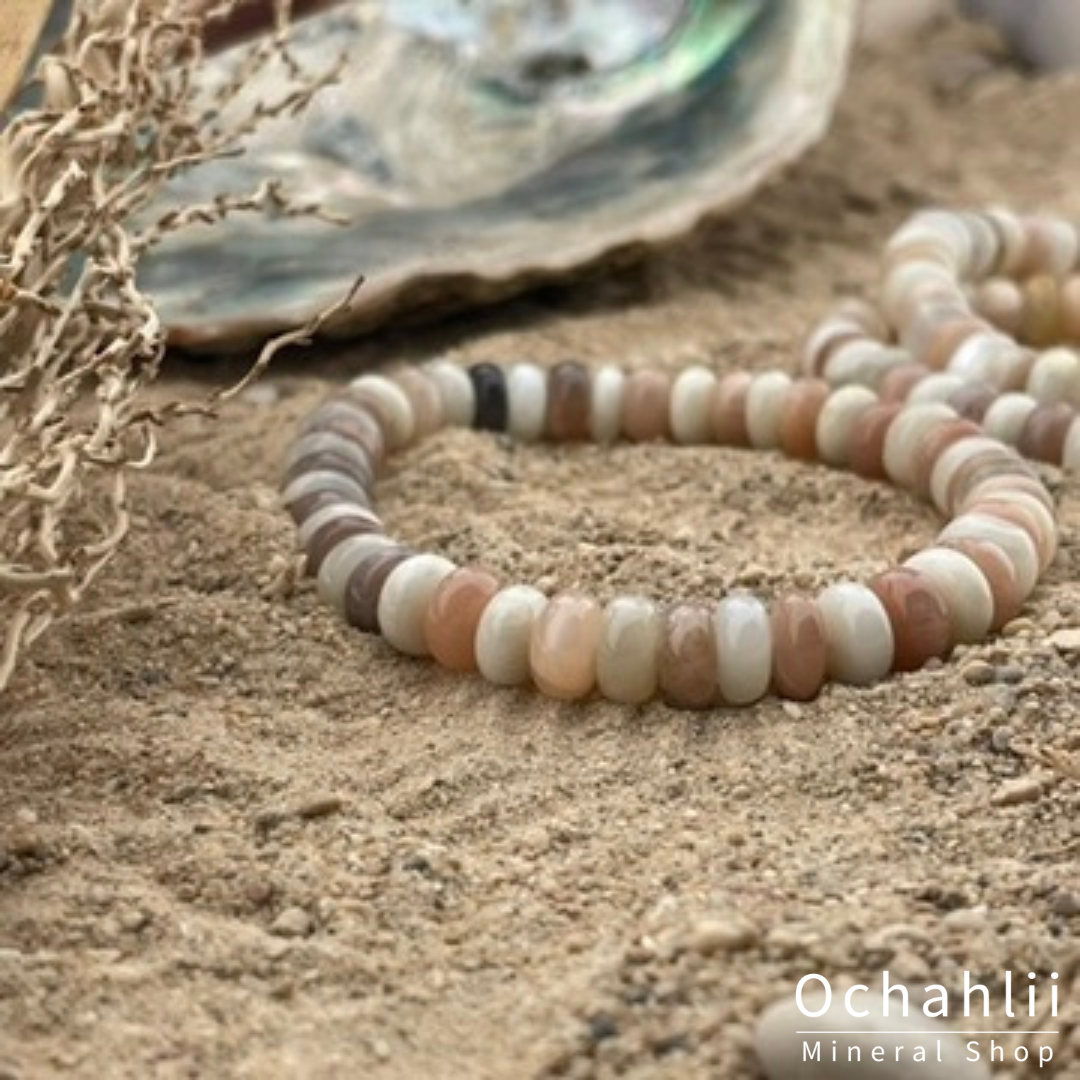 Moonstone white/salmon bracelet 8mm