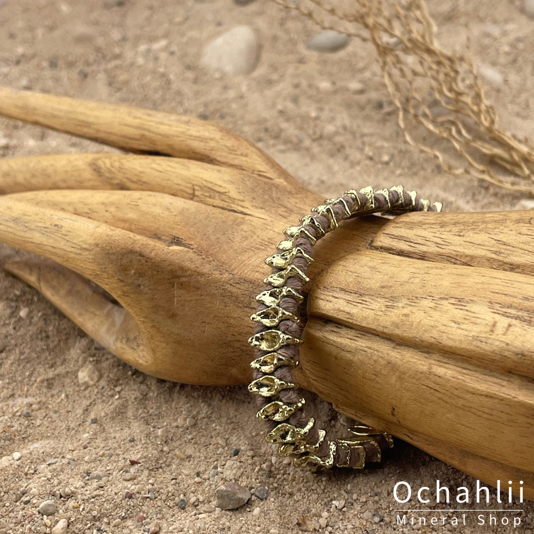 Pulsera étnica color dorado/taupe