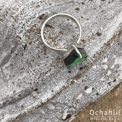 Anillo de plata de granate Uwarowite talla 56