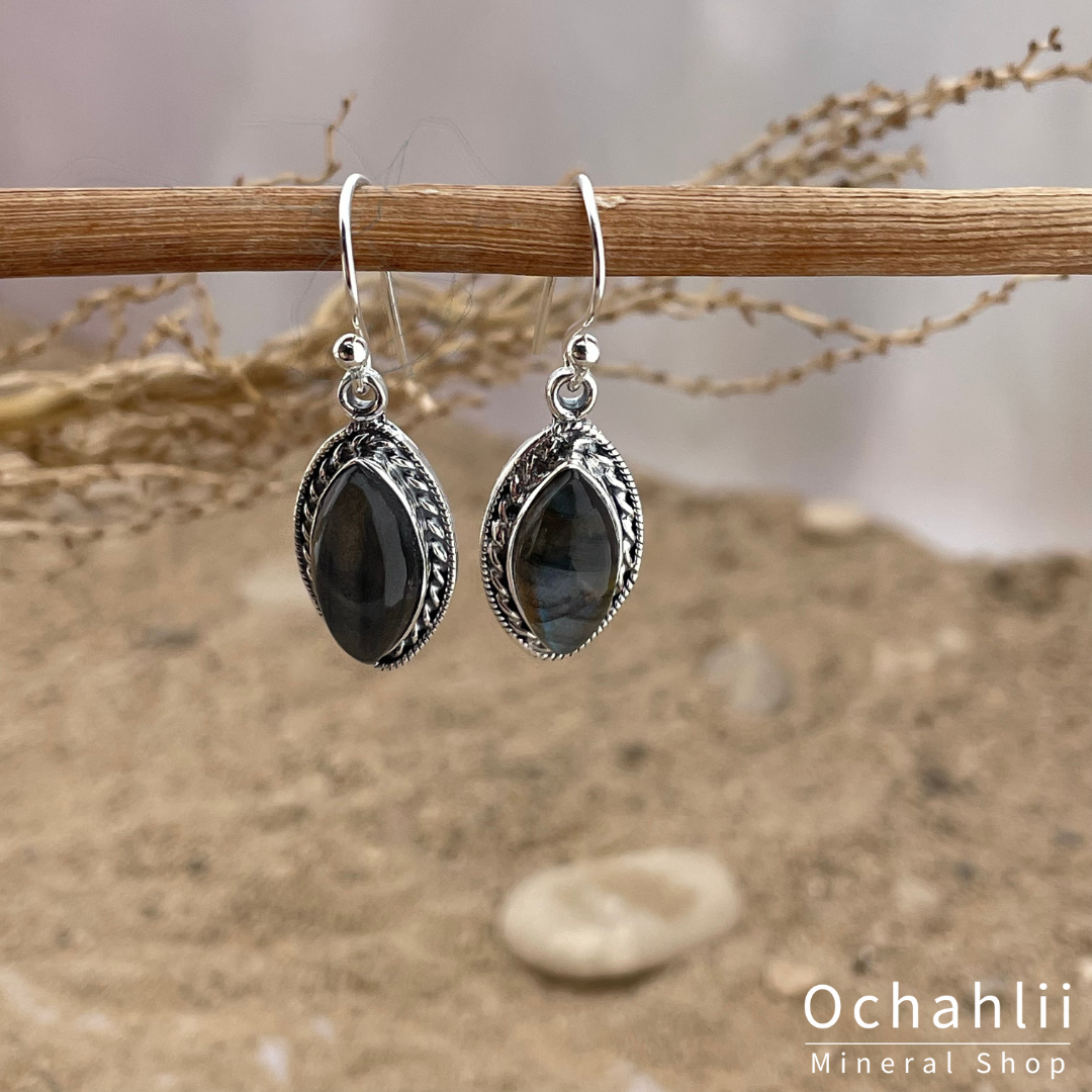 Pendientes de plata de labradorita