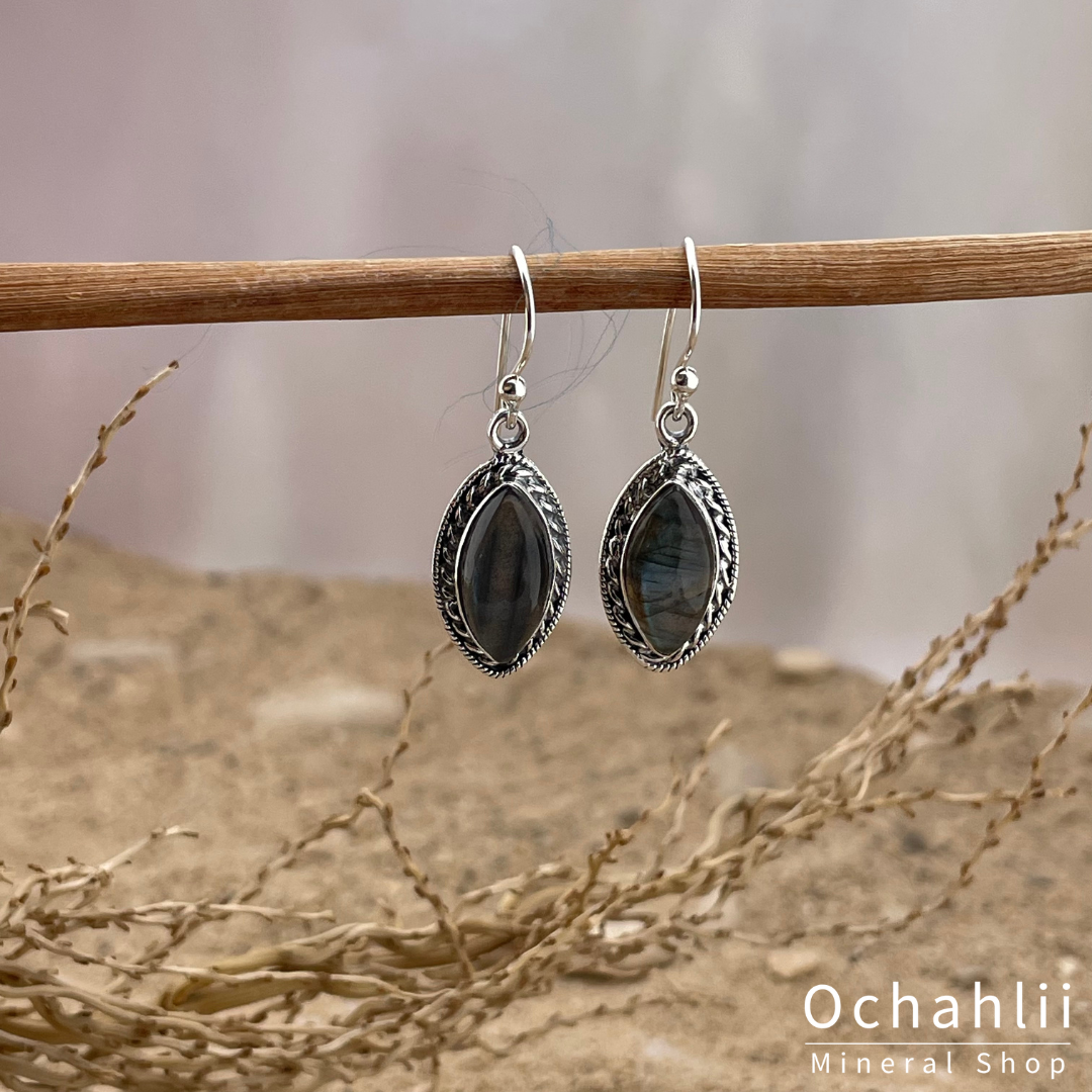 Pendientes de plata de labradorita