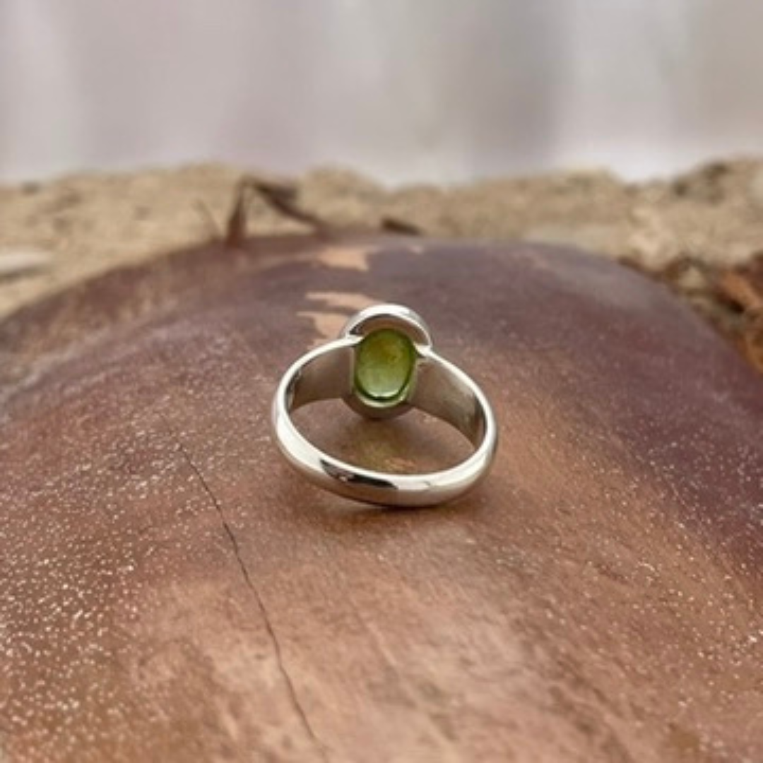 Anillo de plata Peridoot tamaño 60