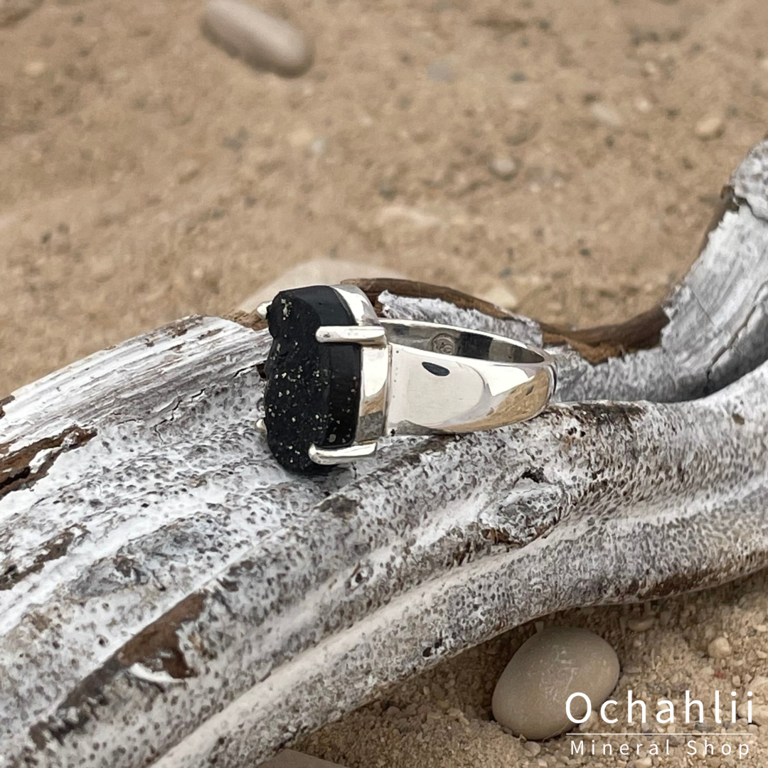 Anillo de plata con pirita en pizarra tamaño 53