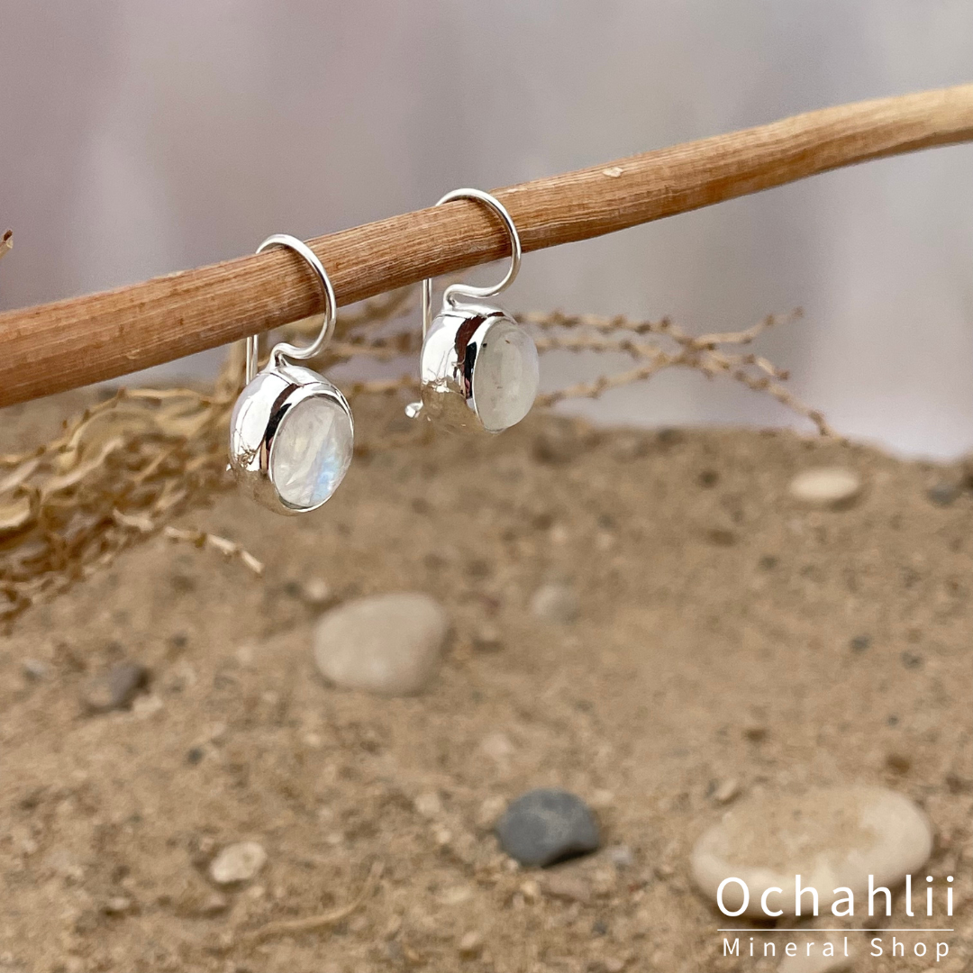 Pendientes de plata de piedra lunar arcoíris