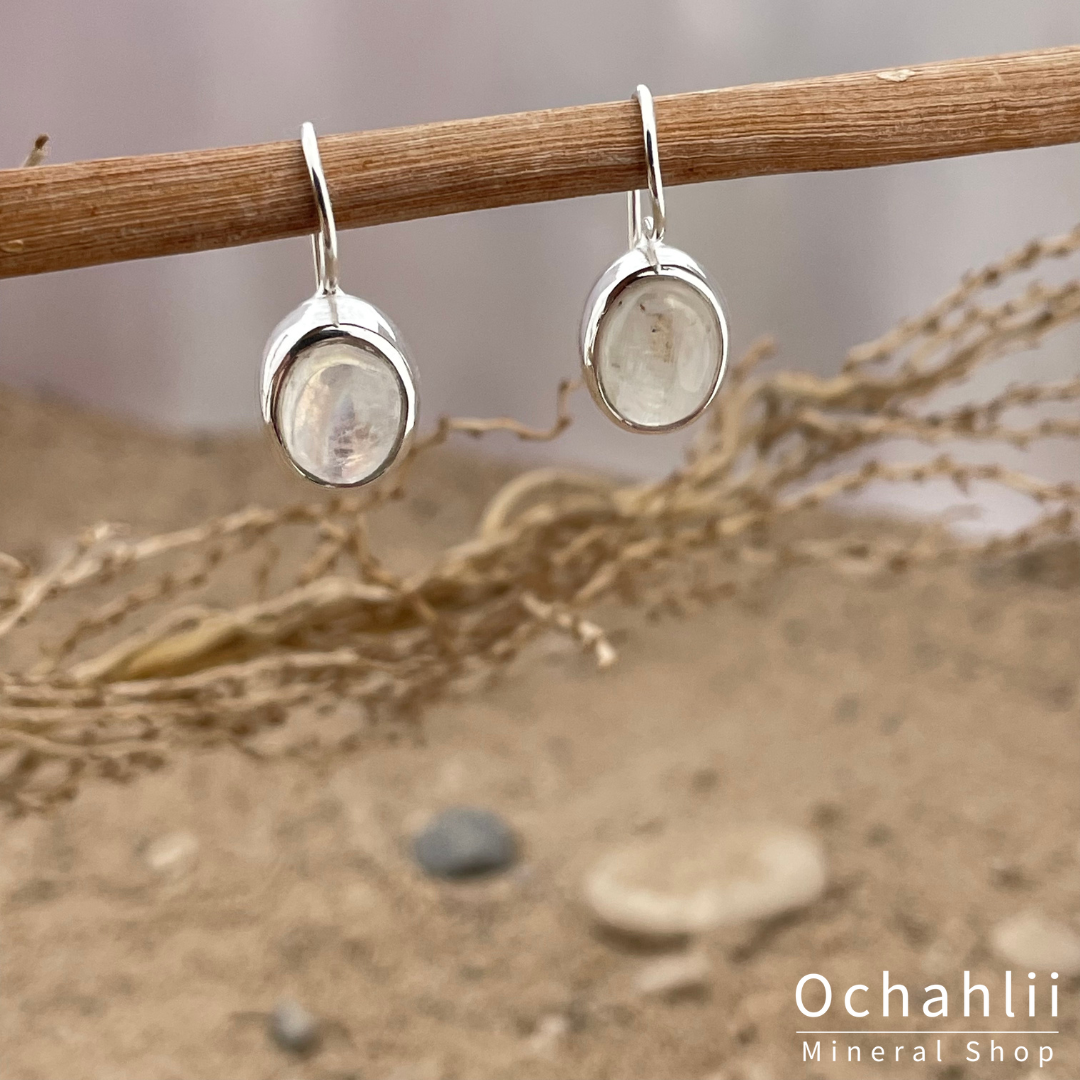 Pendientes de plata de piedra lunar arcoíris