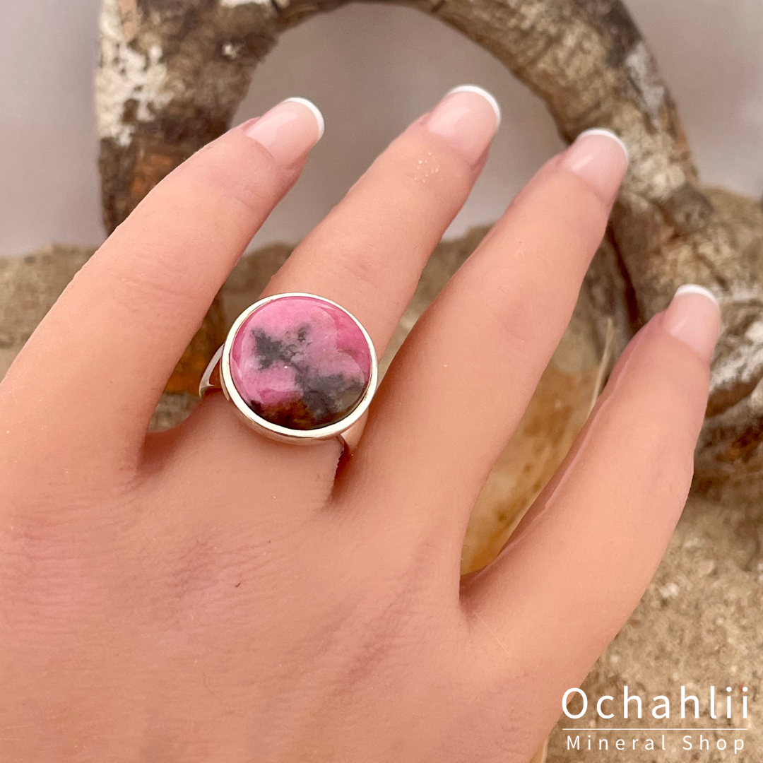 Rhodoniet  zilveren ring maat 54