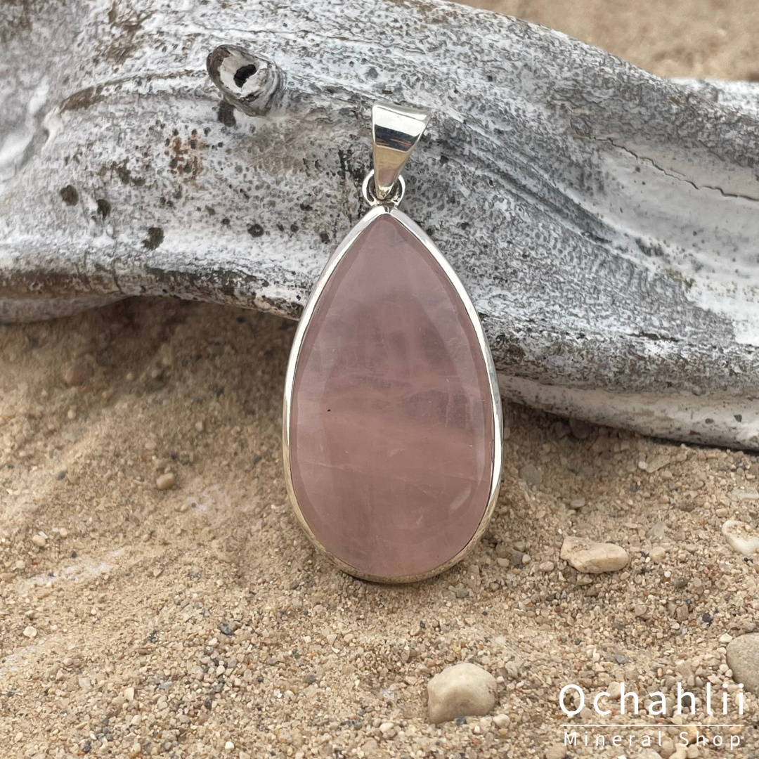 Pendentif en argent et quartz rose