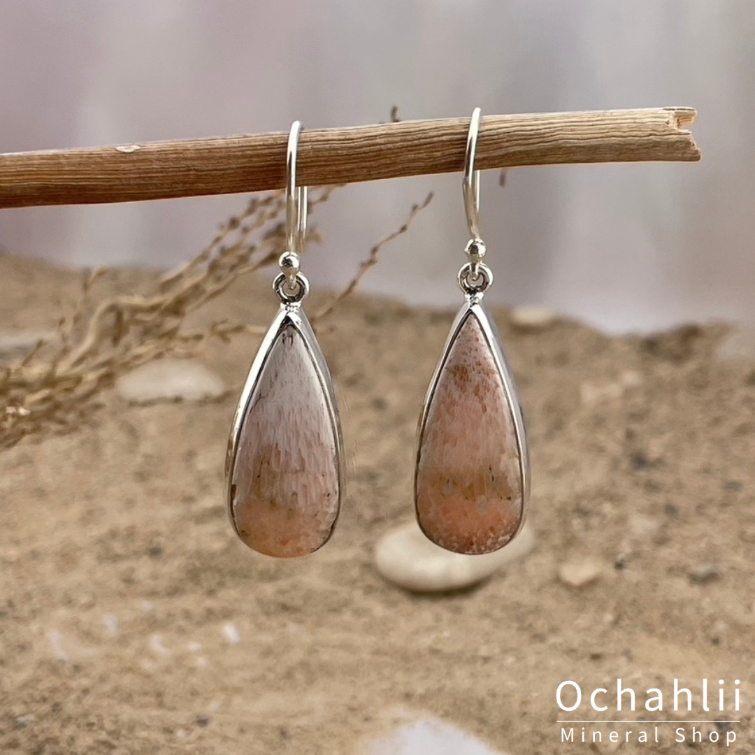 Scolecite pink silver pendant