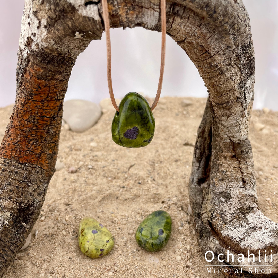 Atlantasiet doorboorde hanger