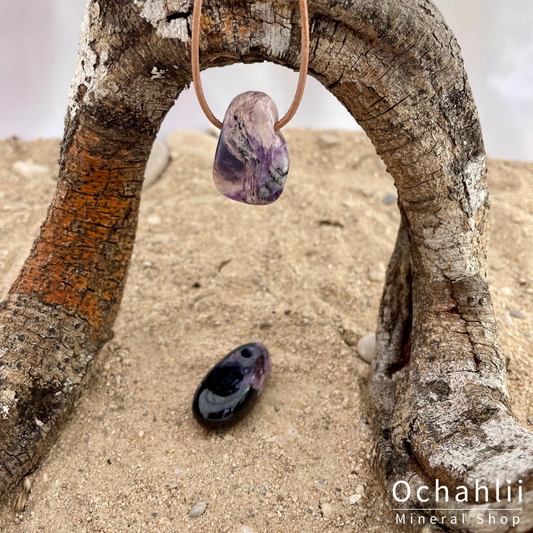 Charoiet doorboorde hanger