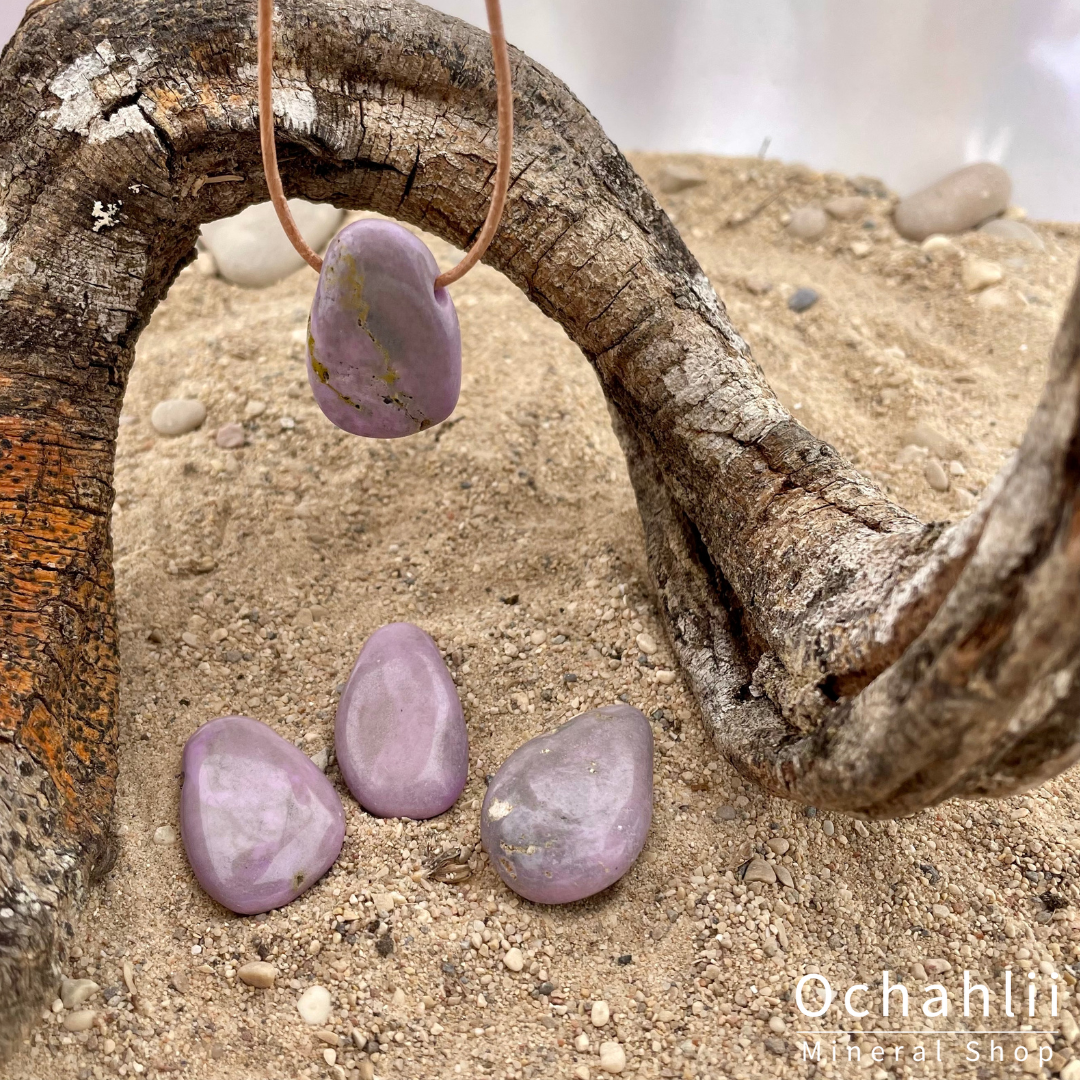 Pendentif percé phosphosidérite