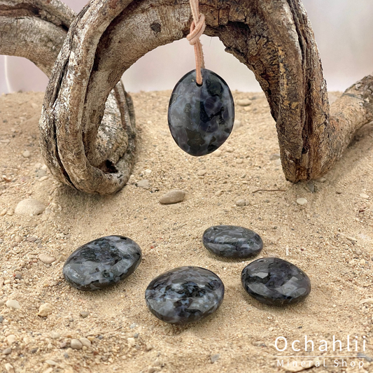 Gabbro Zilver doorboorde hanger