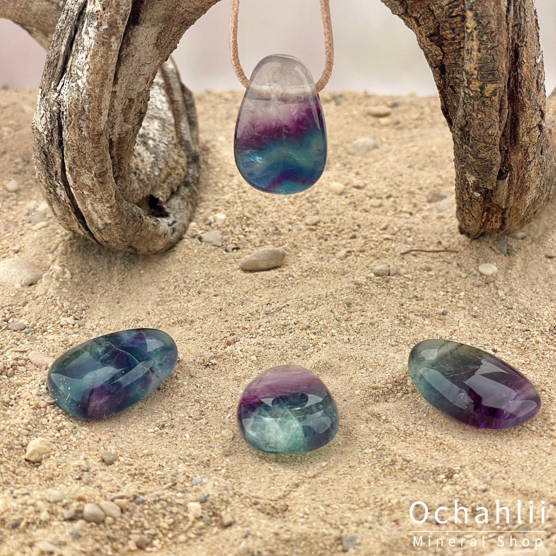 Fluoriet groen/paars/blauw doorboorde hanger