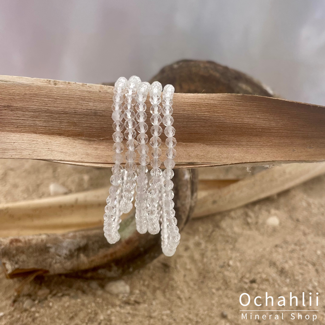 Pulsera de cristal de roca facetado de 4 mm