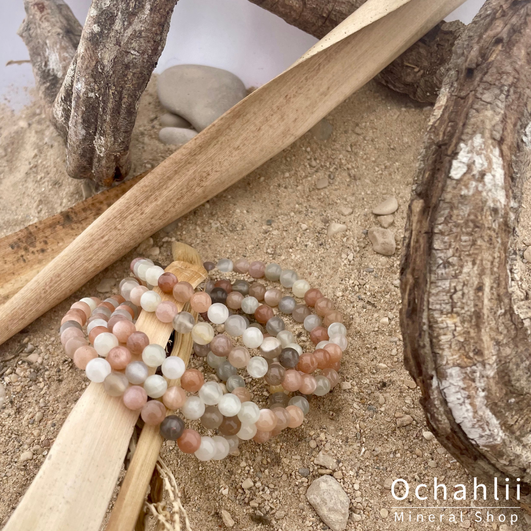 Moonstone white/salmon bracelet 6mm