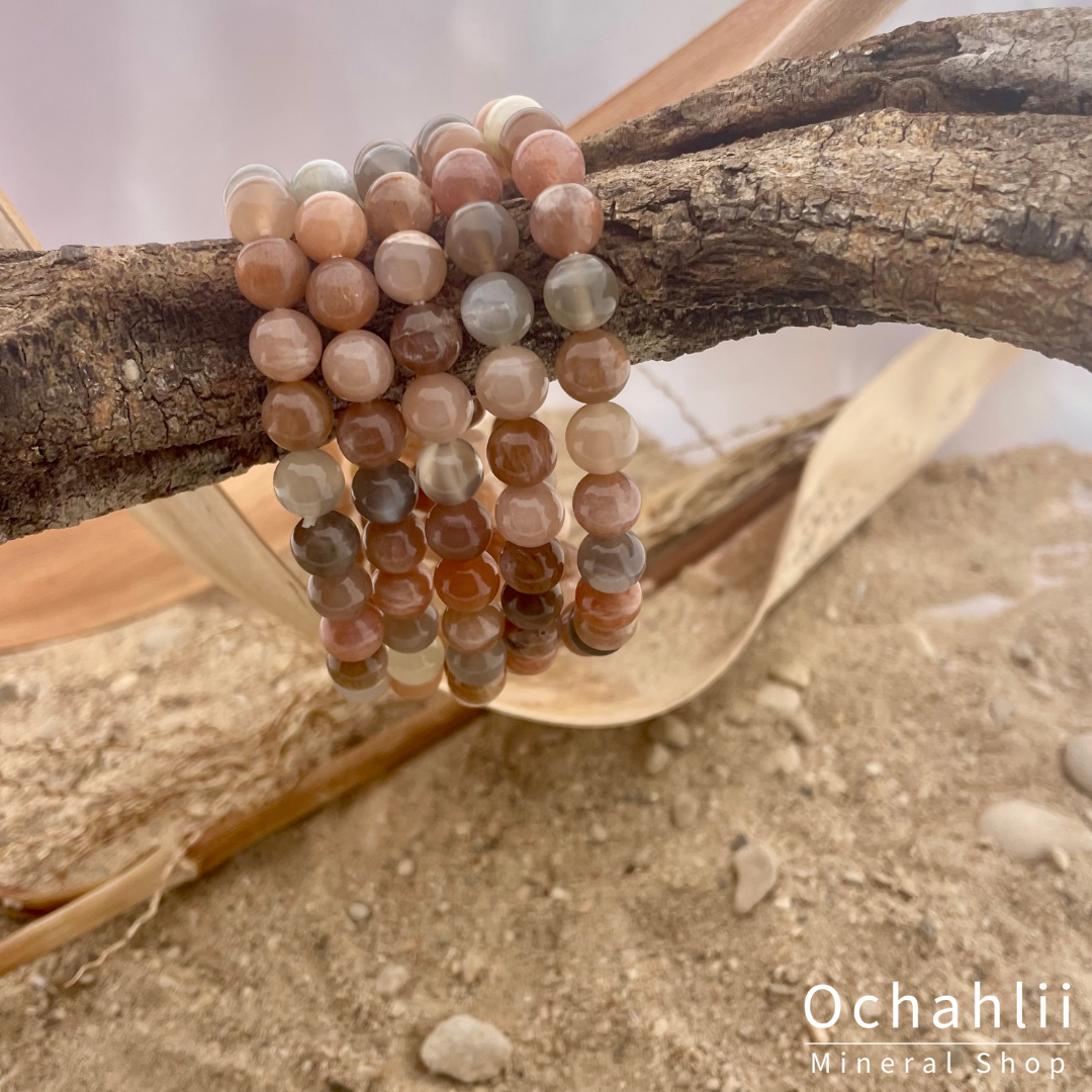 Moonstone white/salmon bracelet 8mm