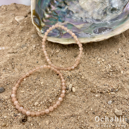 Moonstone salmon bracelet 4mm