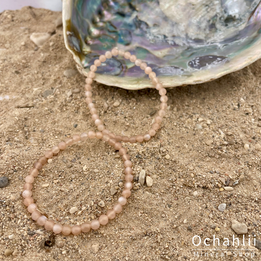 Moonstone salmon bracelet 4mm