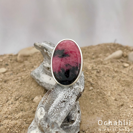 Anillo de plata con rodonita talla 57