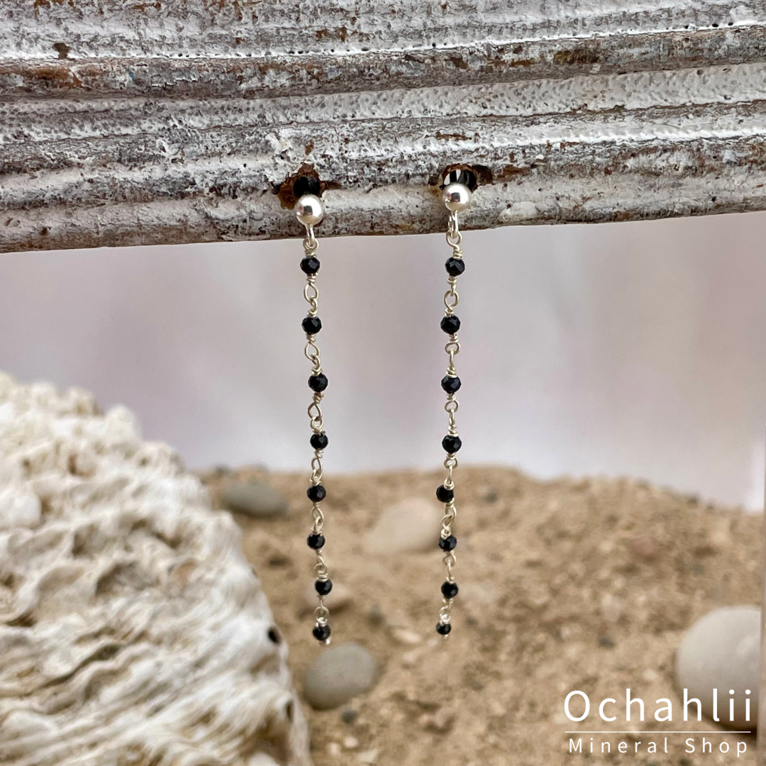 oorhangers met spinel edelsteen