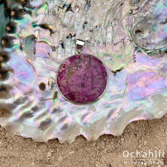 Colgante de plata rústica de calcita cobalto