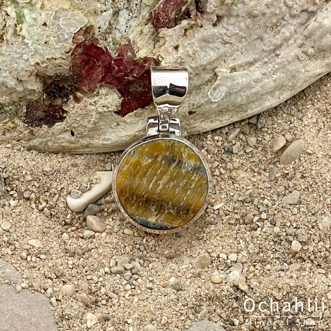 Pendentif en argent brut oeil de tigre