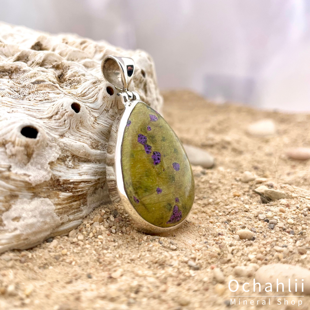 Colgante de plata de Atlante