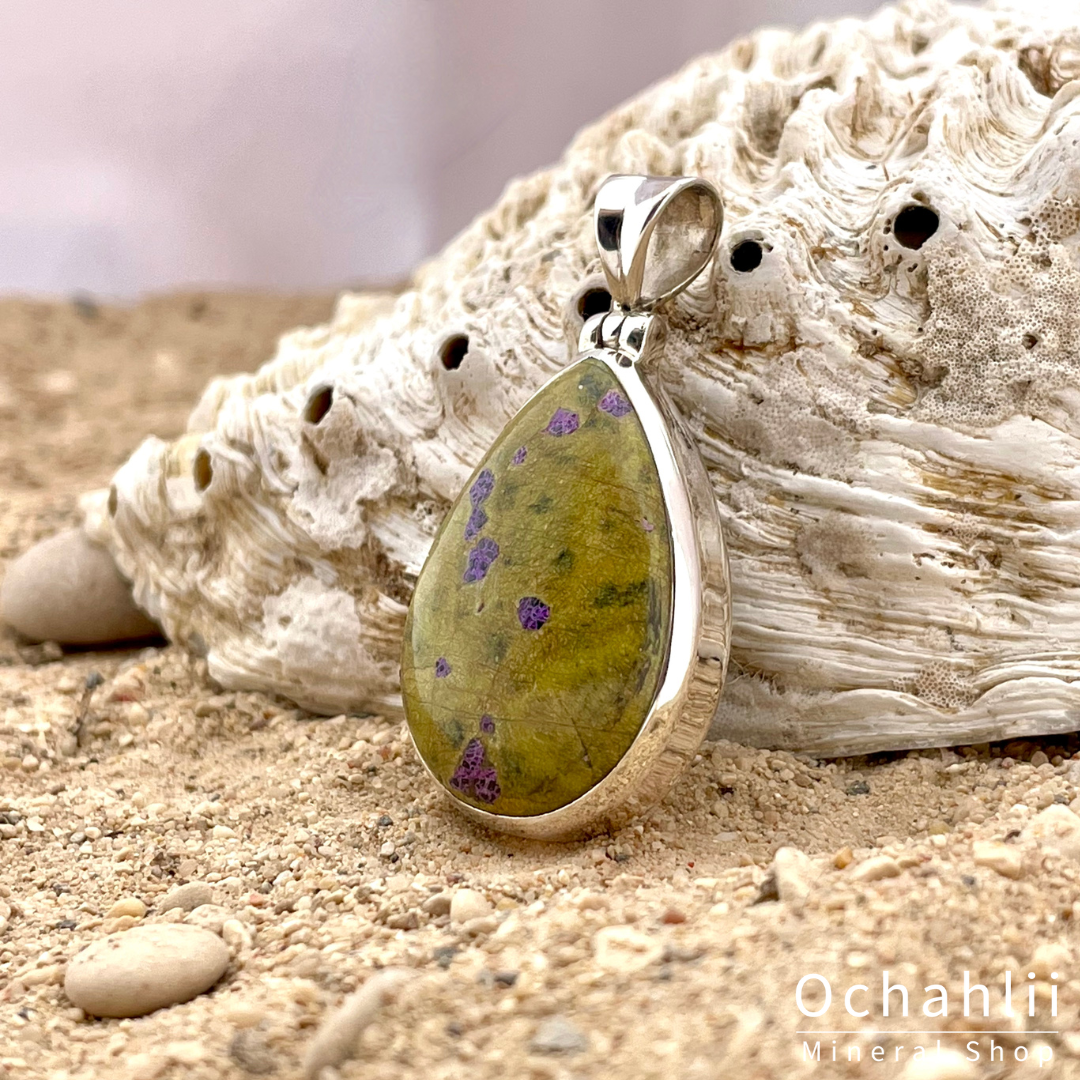 Colgante de plata de Atlante