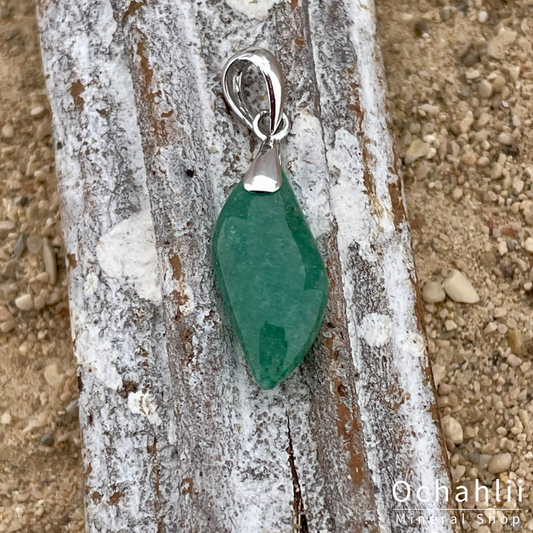 Aventurine silver pendant
