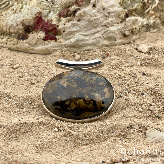 Pendentif en argent bronzite