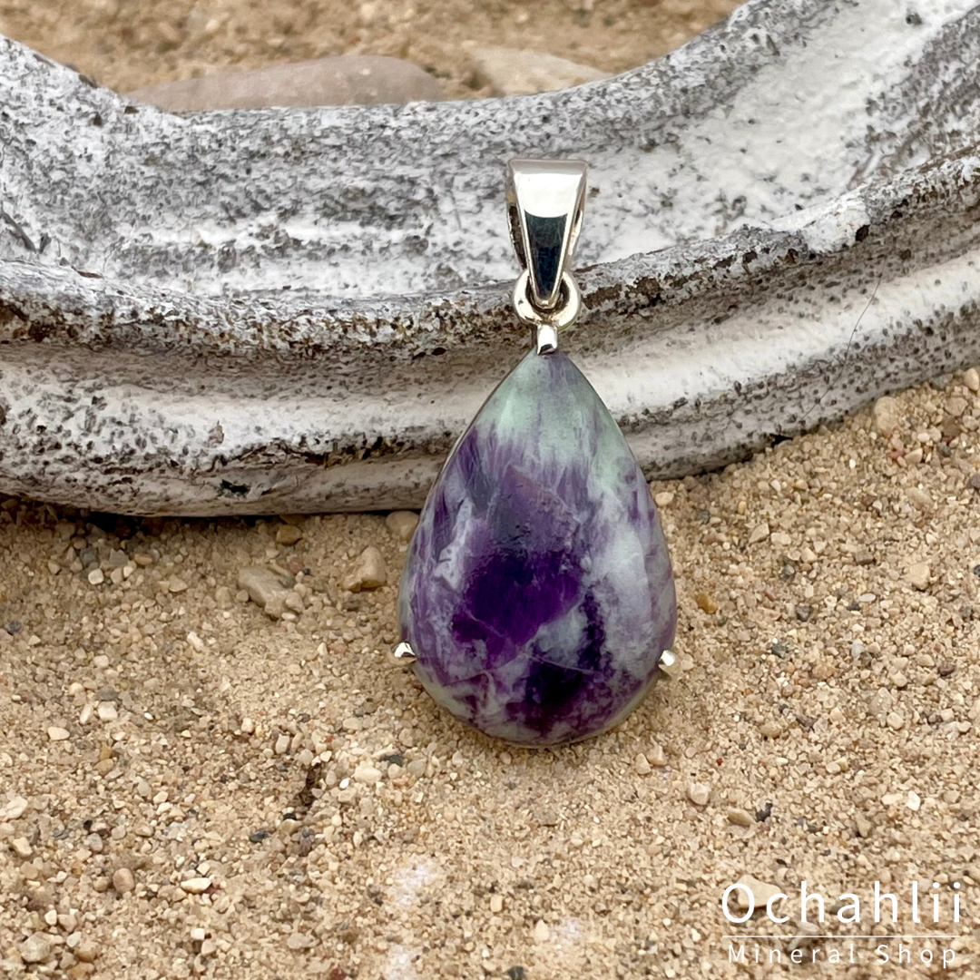 Pendentif en argent Kammererite