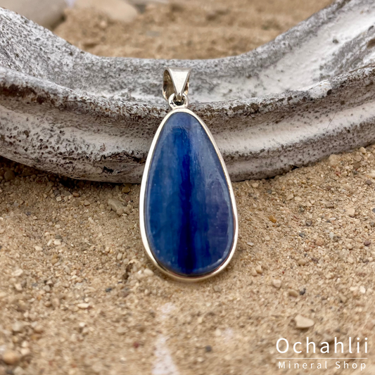 Kyanite (cyanite-disthene) silver pendant